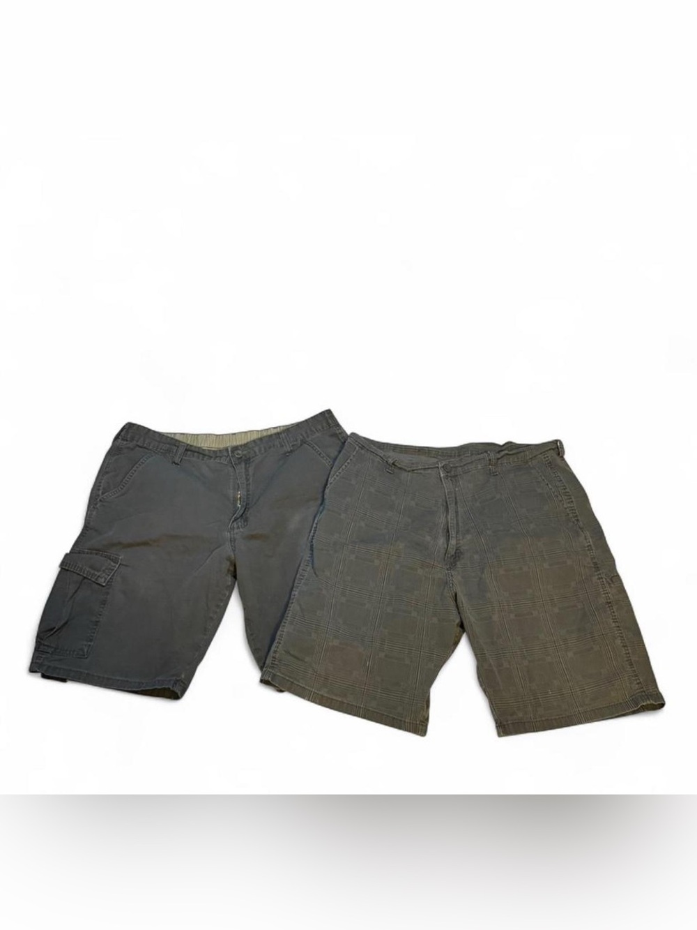 Assorted Wrangler Workwear Tee & Pants Bundle in Black, Gray, Light Wash & Navy - Picture 3 of 5
